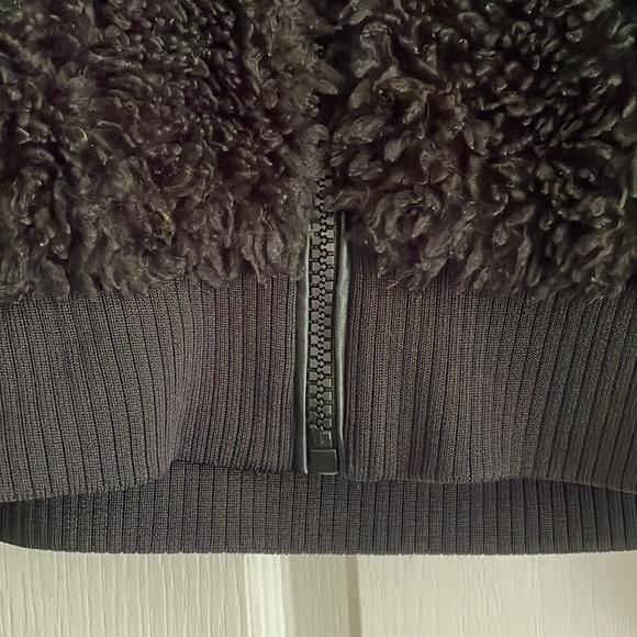 Zara black short bomber style Teddy coat size Large - Picture 8 of 8